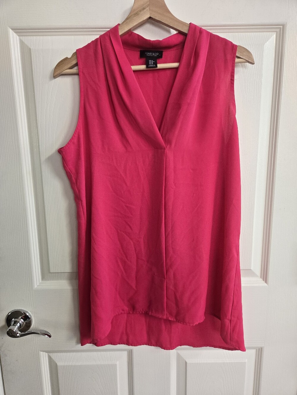Jones & CO V-Neck Creped Sleeveless Camisole in Hot Pink